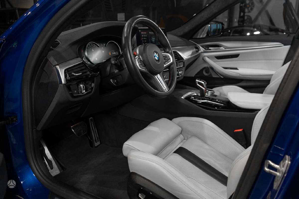 BMW M5, 4.4 l., Седан