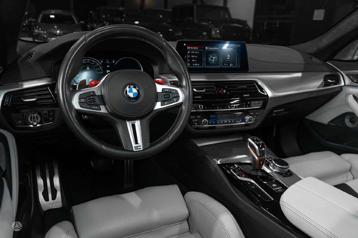 BMW M5, 4.4 l., Седан
