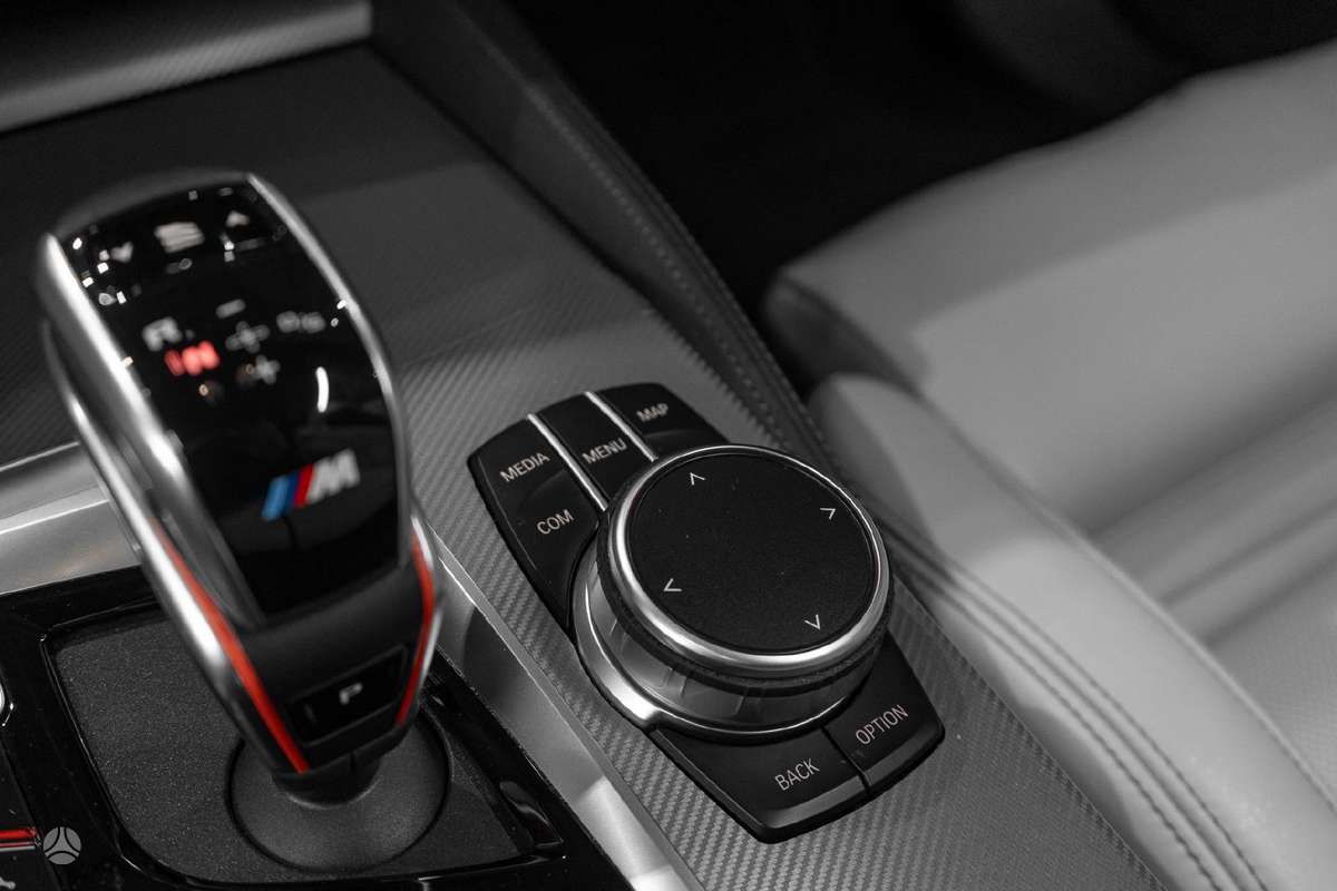 BMW M5, 4.4 l., Седан