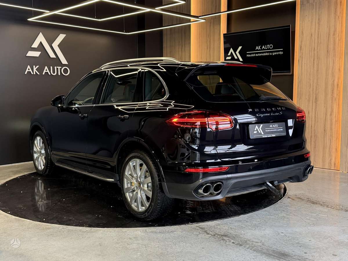 Porsche Cayenne - 8