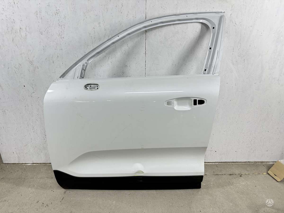 Volvo XC40 doors