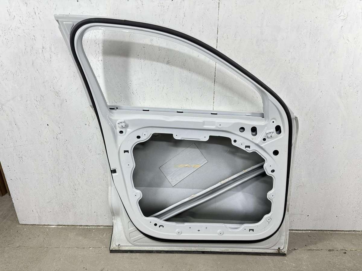 Volvo XC40 двери