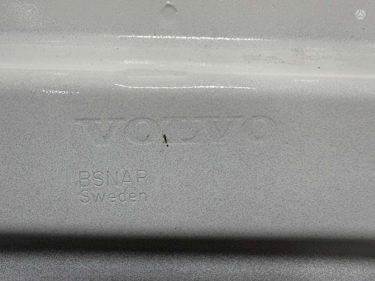 Volvo XC40 doors