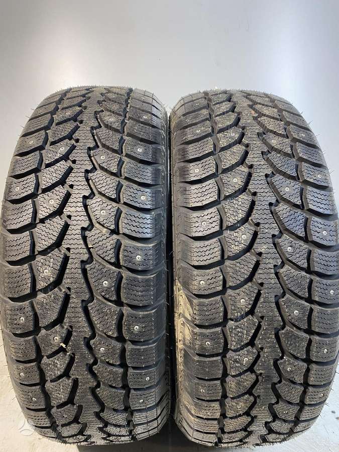 Rovelo RSW-677, winter 235/60 R17