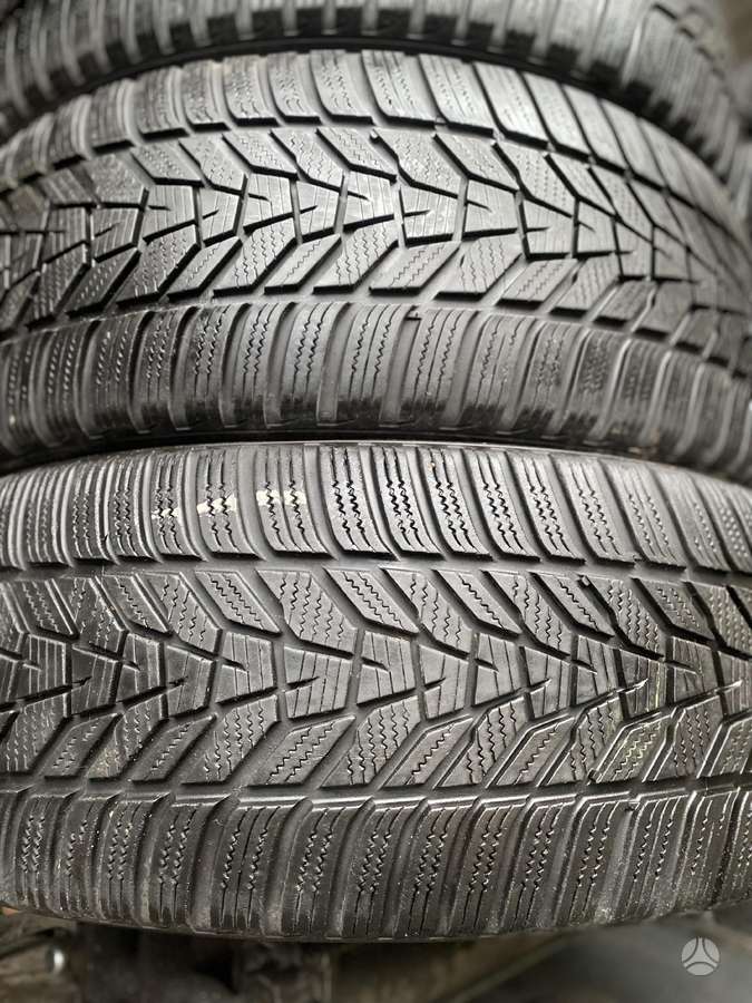 Hankook, žieminės 235/45 R20
