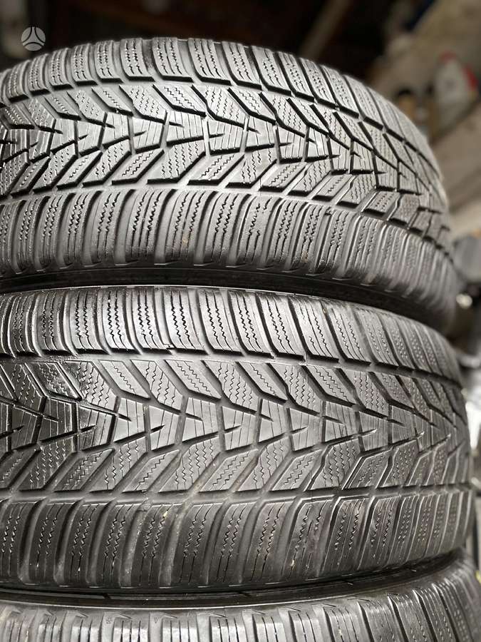 Hankook, žieminės 235/45 R20