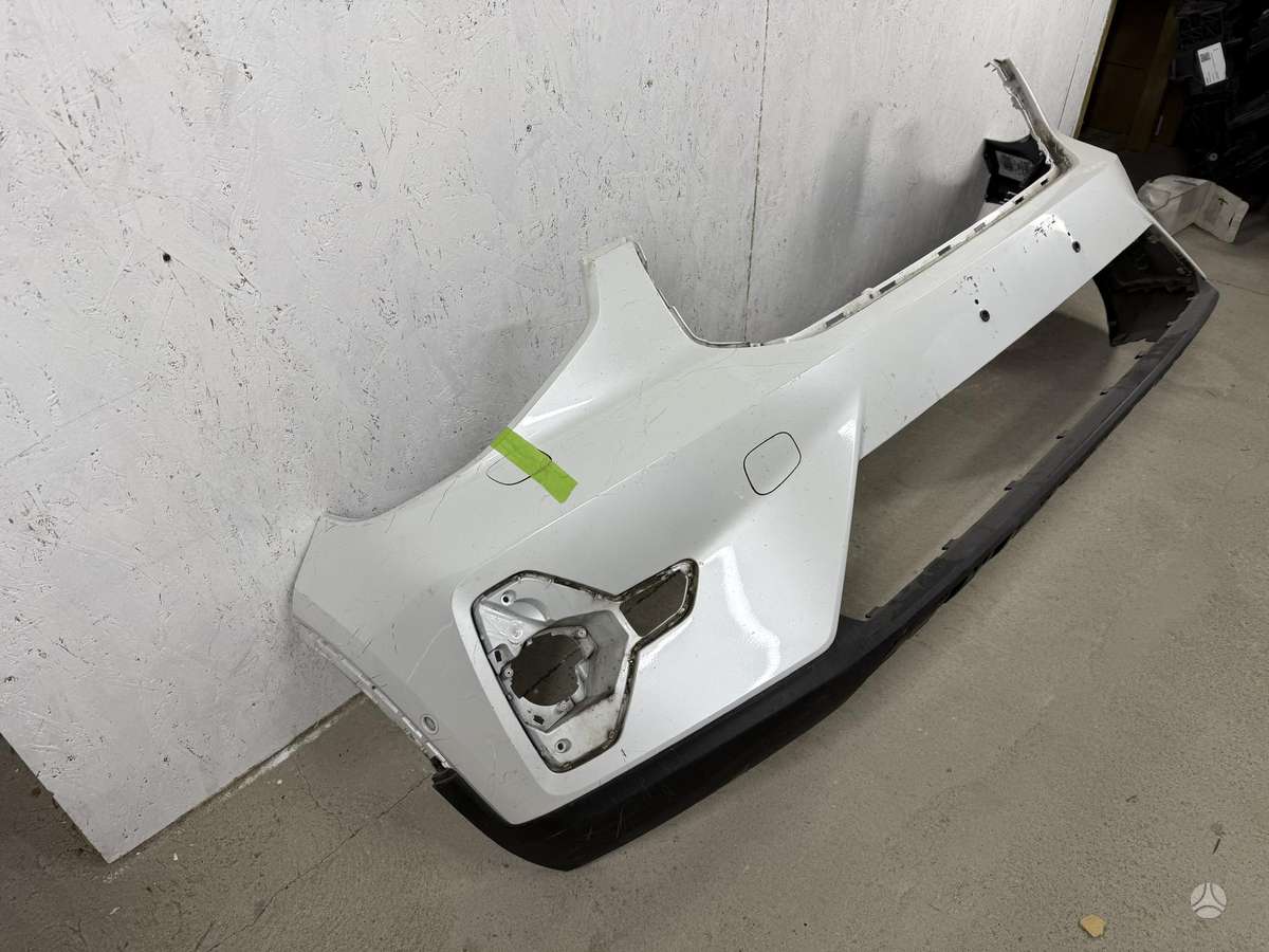 Volvo XC40 bumpers, doors, lights