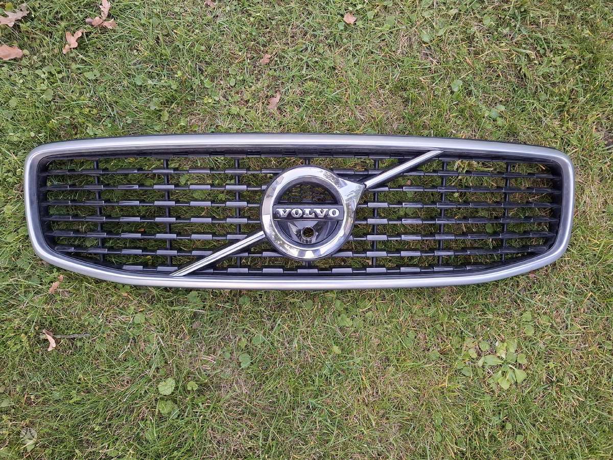 Volvo S90 sparnai, apdailos grotelės