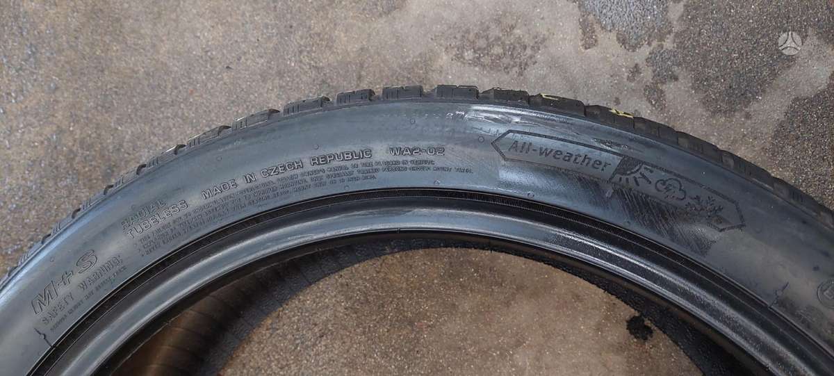 Nexen, universalios 235/40 R19