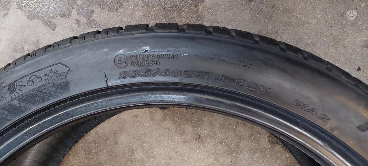 Nexen, universalios 235/40 R19