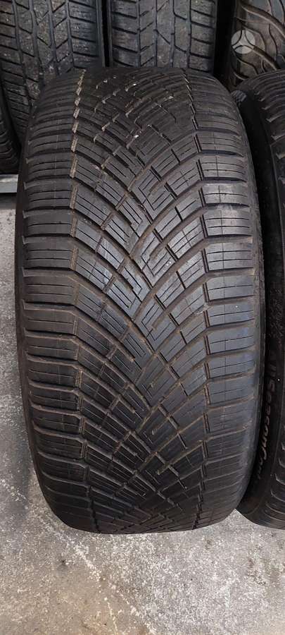 Continental, all-season 245/40 R20