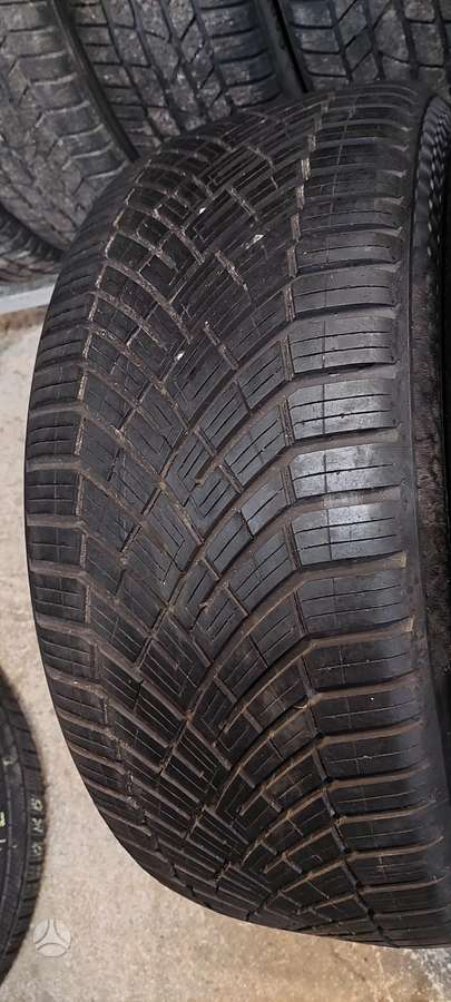 Continental, all-season 245/40 R20