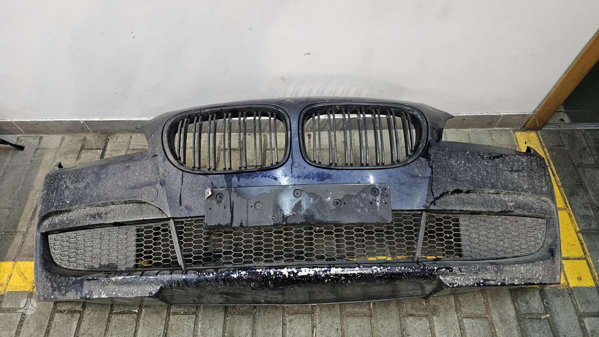 BMW 7 serija dalimis