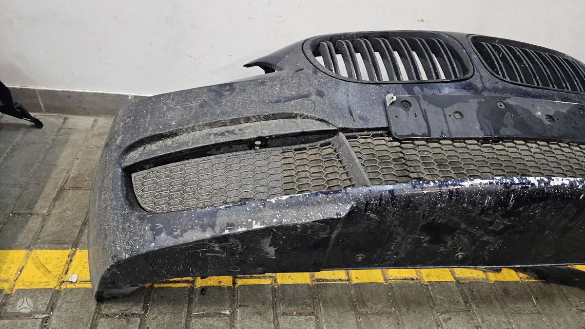 BMW 7 serija dalimis