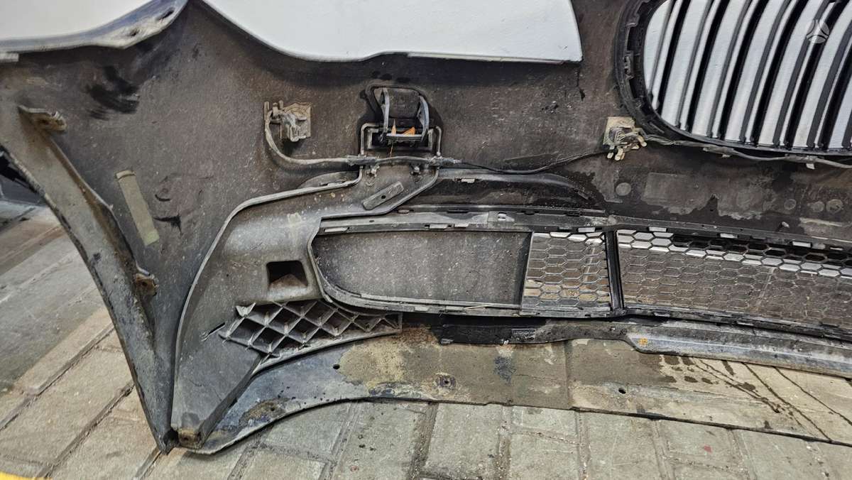 BMW 7 serija по частям