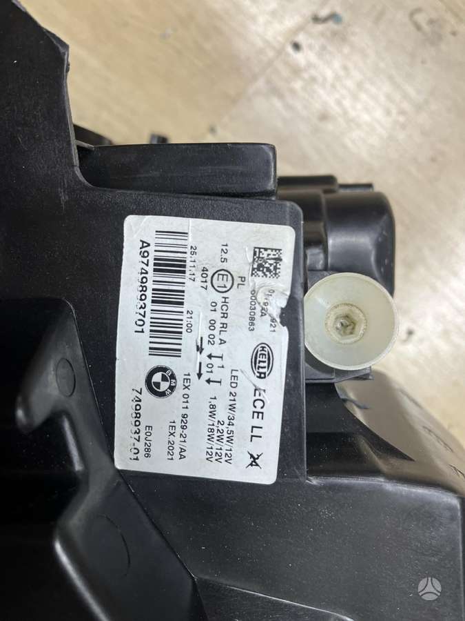 BMW 1 serija žibintai