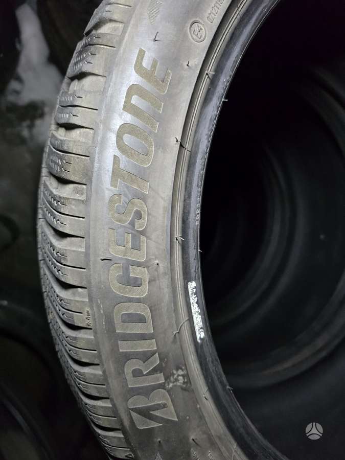 Bridgestone Blizzak lm005, winter 285/40 R21