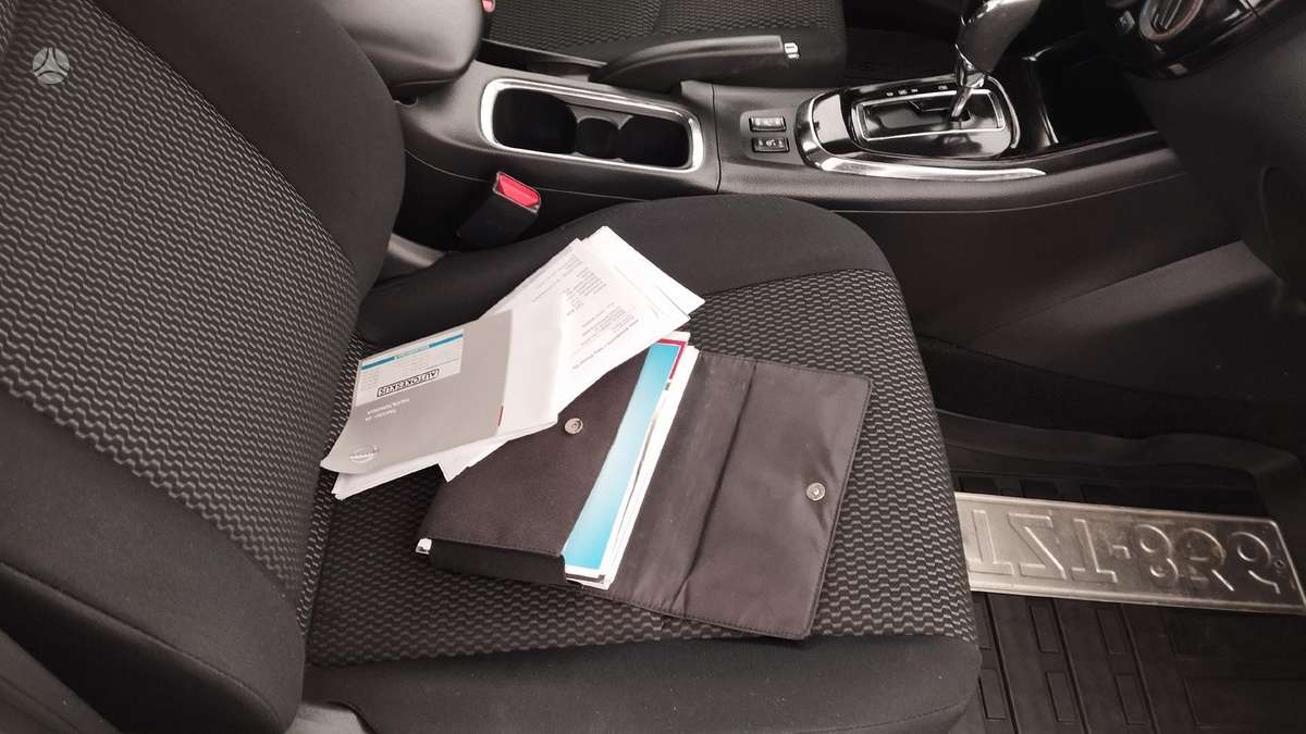 Nissan Pulsar, 1.2 l., hatchback
