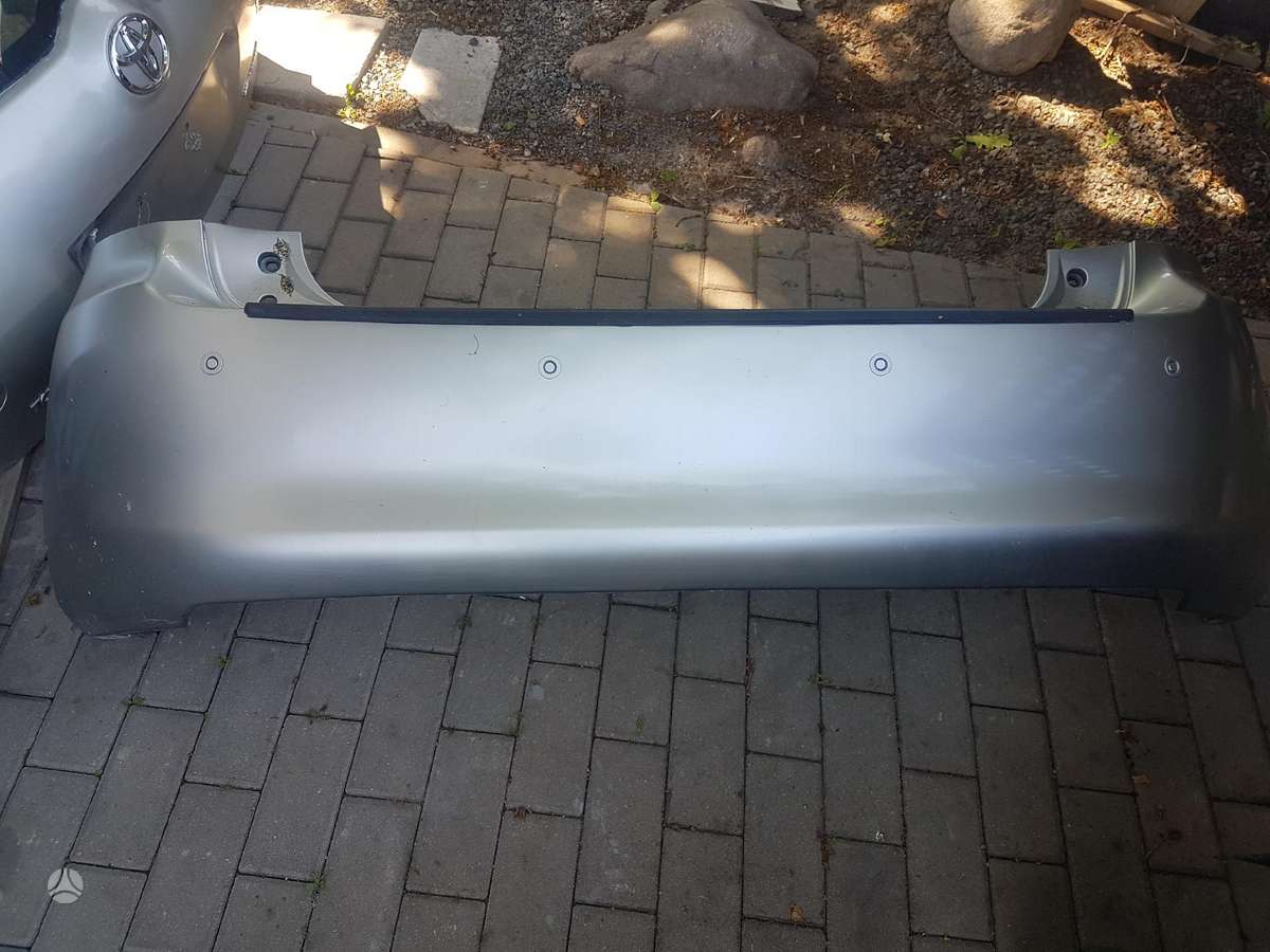 Toyota Auris kėbulo dalys
