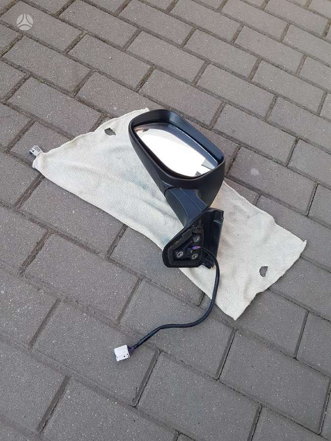 Toyota Auris kėbulo dalys