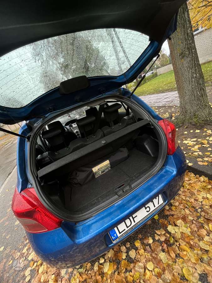Toyota Yaris - 5