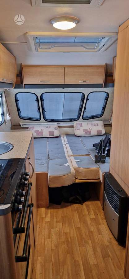 Swift Viceroy, caravans
