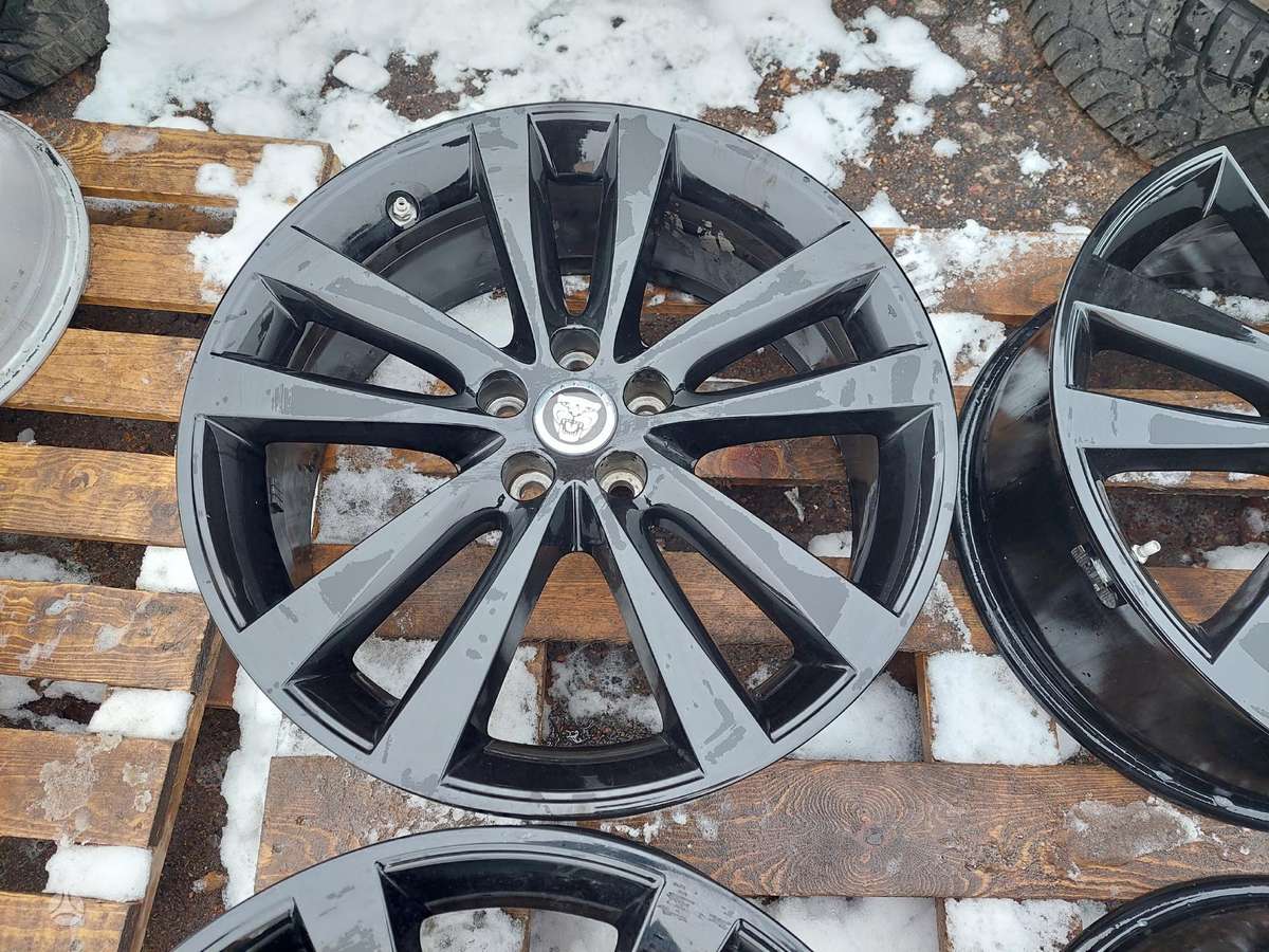 Jaguar XE priekis galas, light alloy, R19