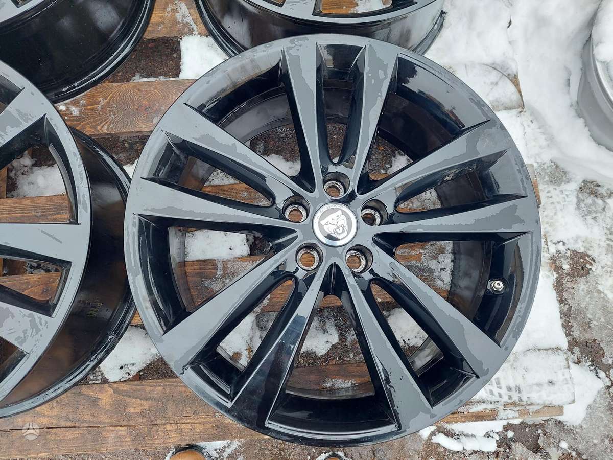 Jaguar XE priekis galas, light alloy, R19