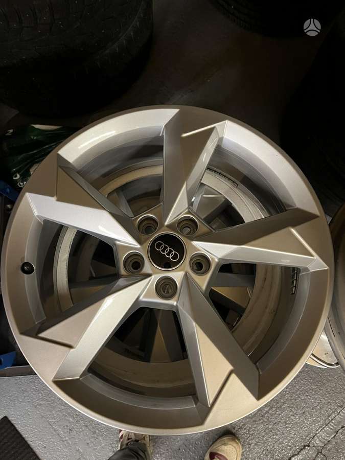 Audi, lengvojo lydinio, R19