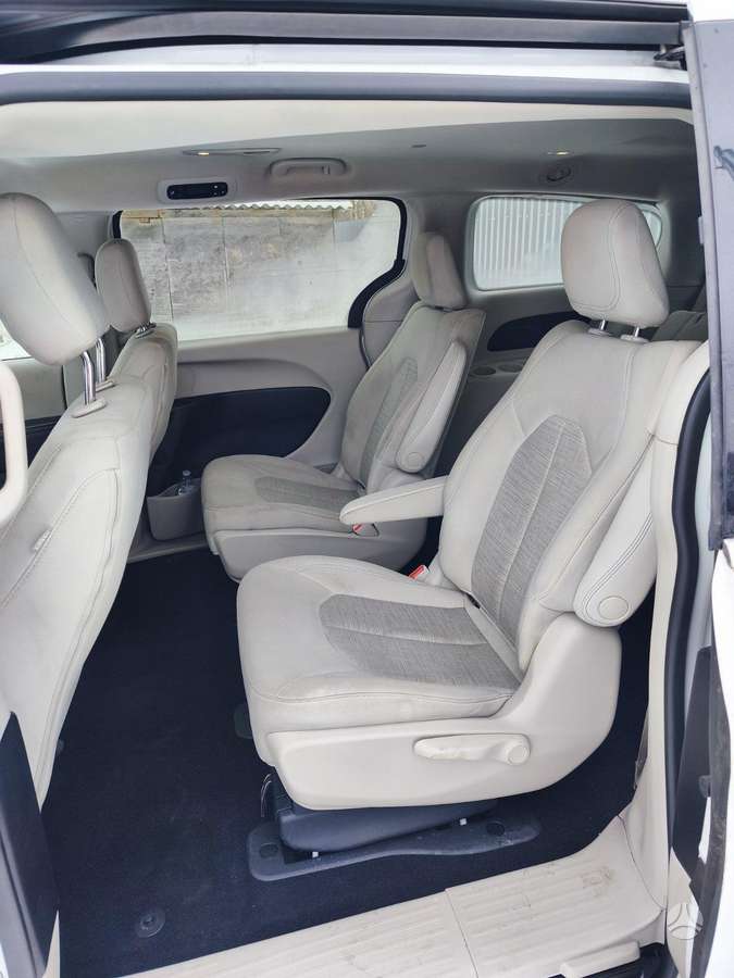 Chrysler Pacifica Spalva pw7
