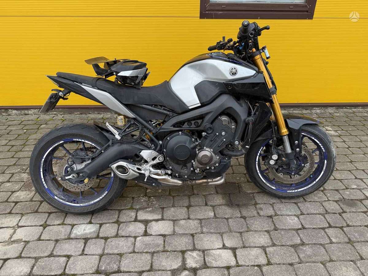 Yamaha MT 09, street / classic