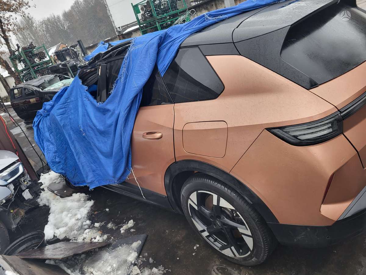 Opel Grandland for parts