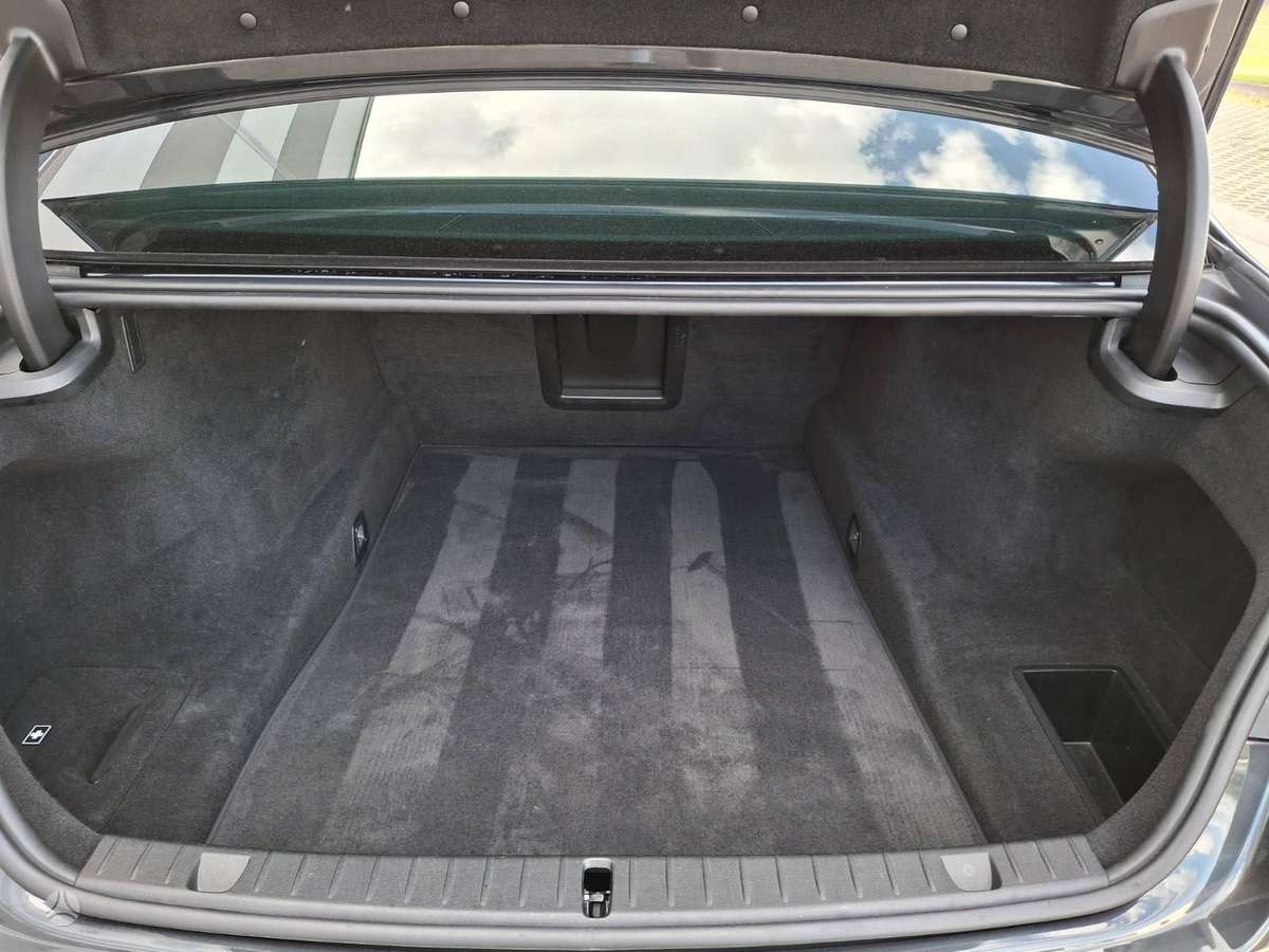 BMW 730, 3.0 l., Седан