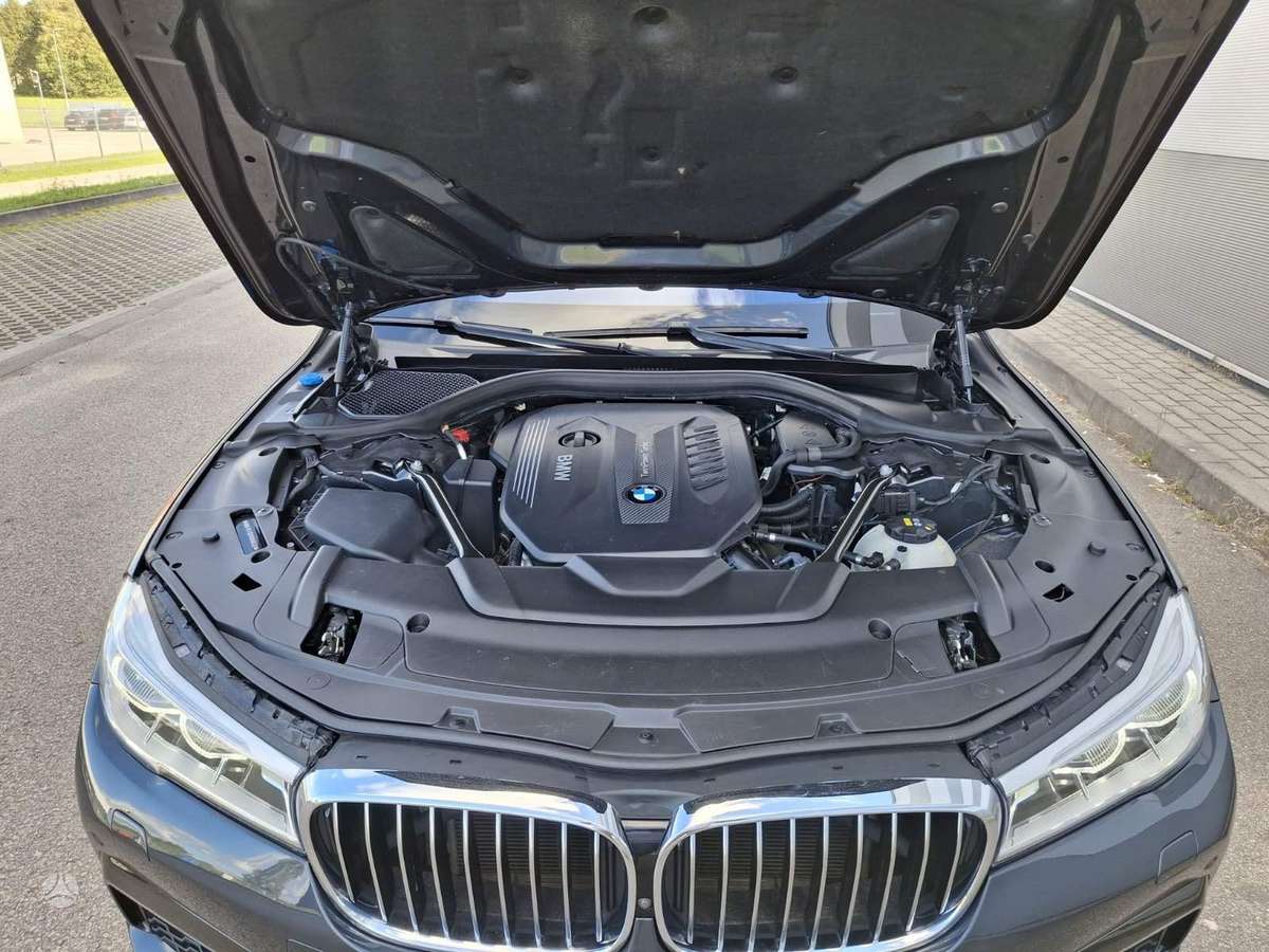 BMW 730, 3.0 l., Седан
