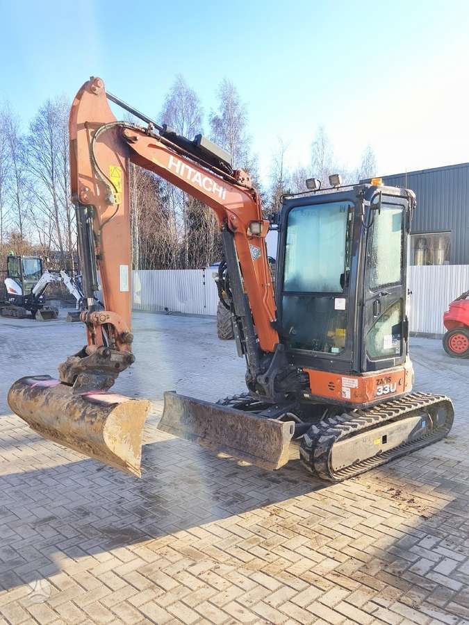 Hitachi ZX33U-6 CLR, мини-экскаваторы