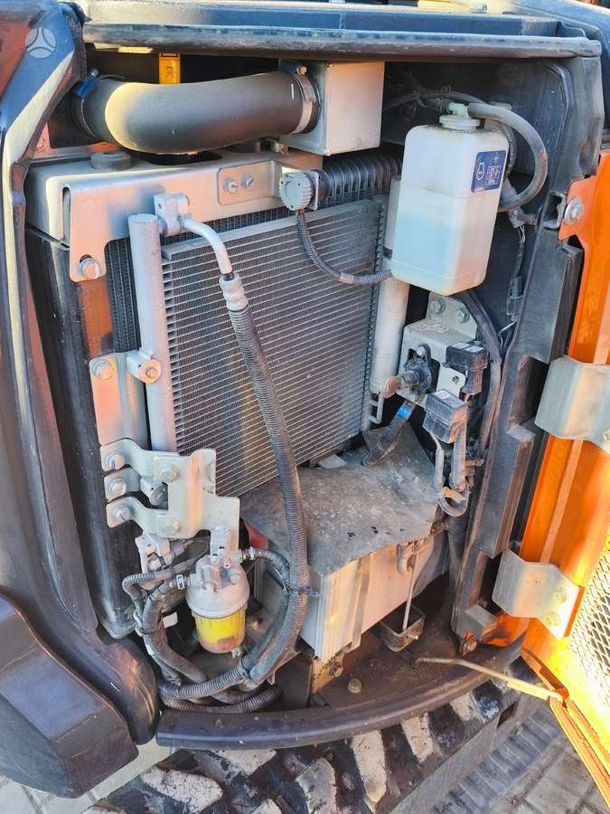 Hitachi ZX33U-6 CLR, мини-экскаваторы