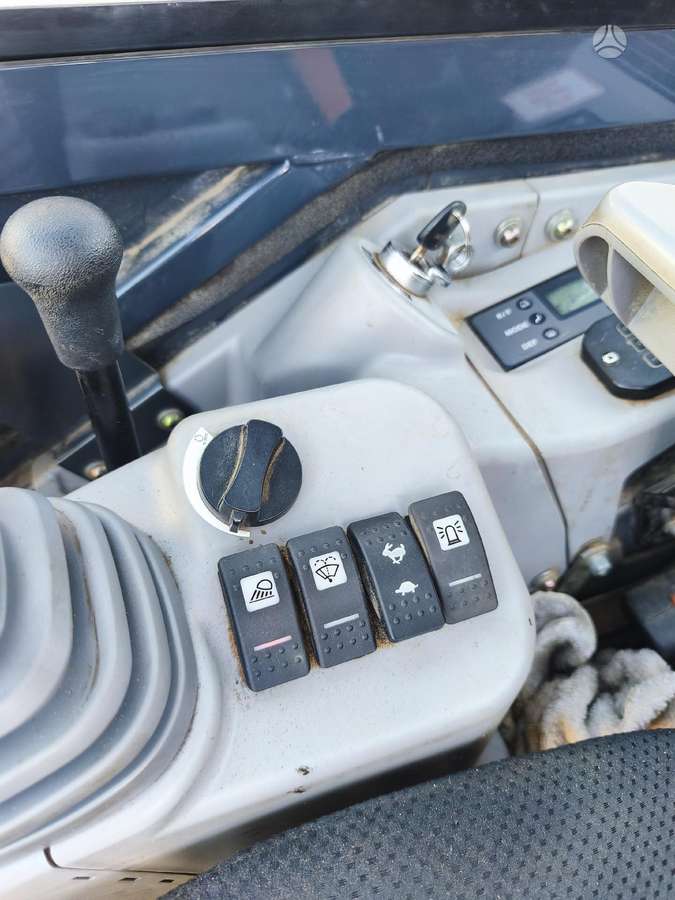 Hitachi ZX33U-6 CLR, мини-экскаваторы