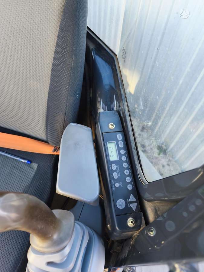 Hitachi ZX33U-6 CLR, мини-экскаваторы