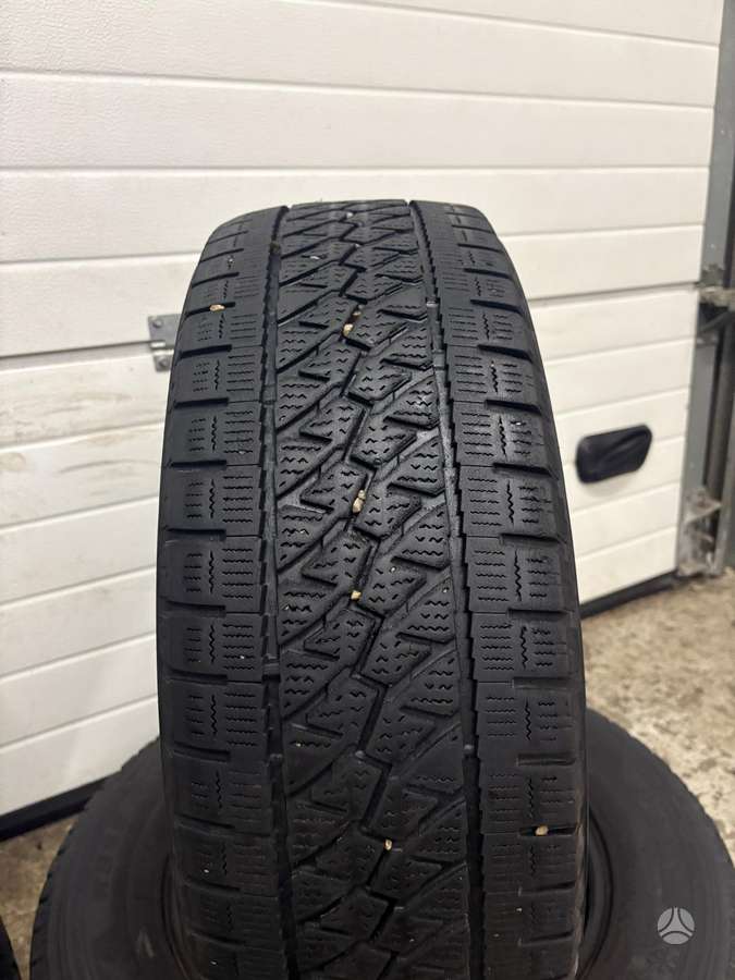 Bridgestone BLIZZAK, всесезонные 225/65 R16