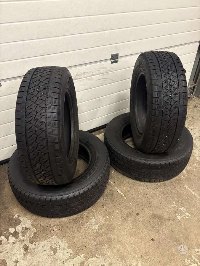 Bridgestone BLIZZAK, всесезонные 225/65 R16
