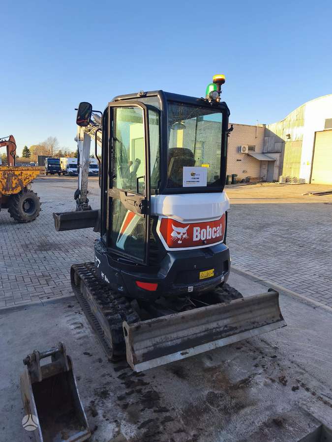 Bobcat E27, mini ekskavatori