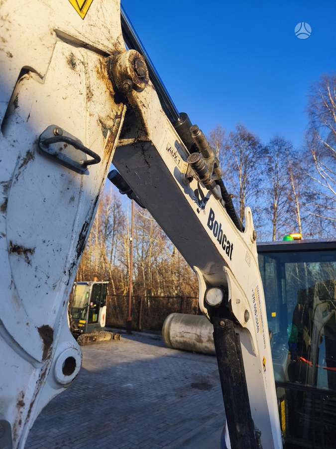 Bobcat E27, mini ekskavatori