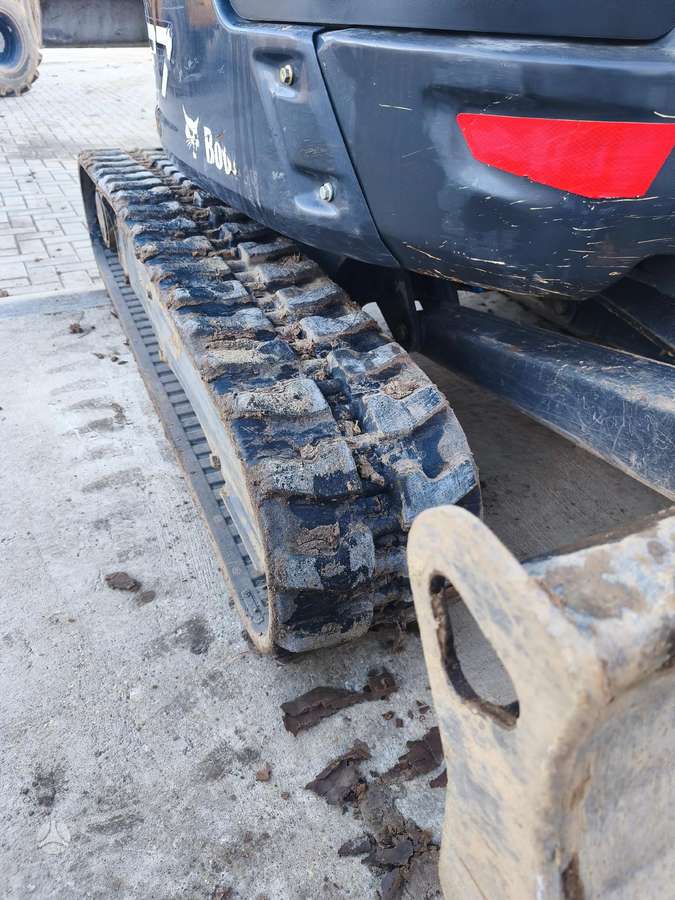 Bobcat E27, mini ekskavatori