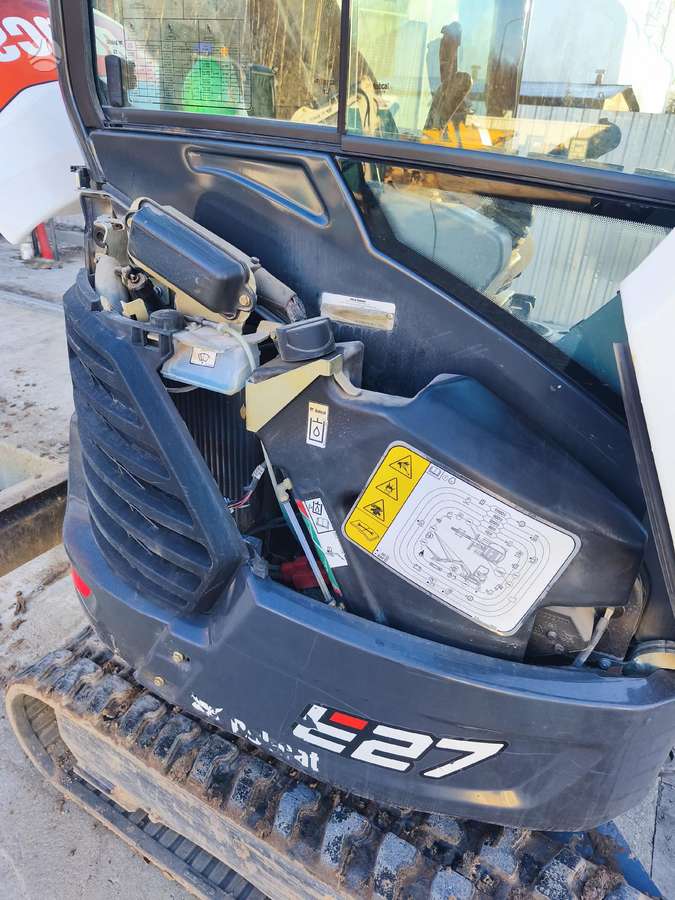 Bobcat E27, mini ekskavatori