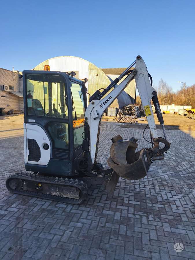 Bobcat E20, mini excavator