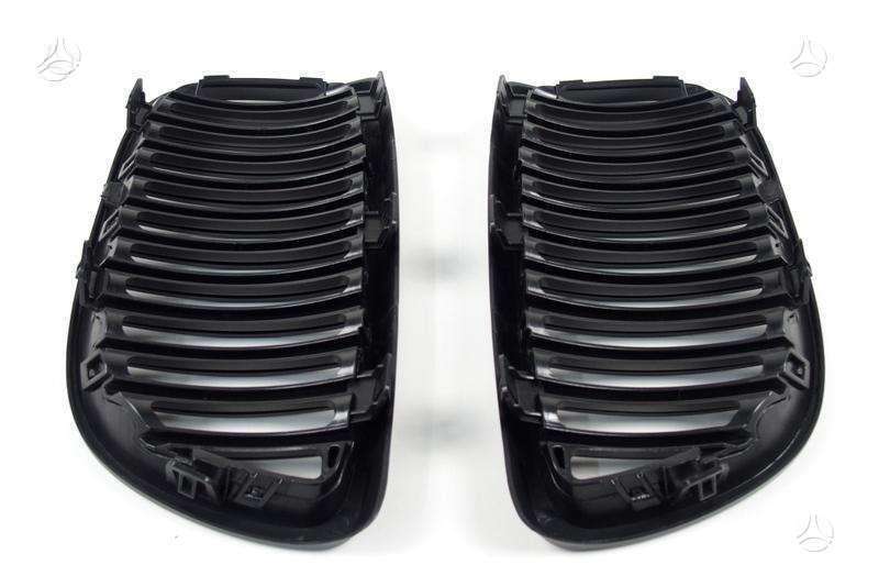 BMW 3 serija E92 e93 centrinės bamperio grotelės modelis e92 coupe e93 ca