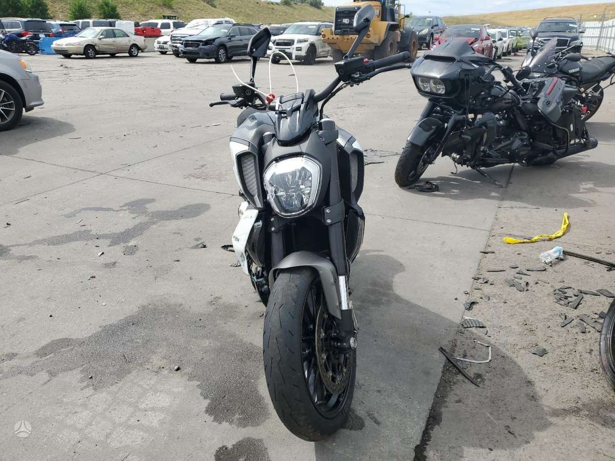 Ducati Diavel, street / klasikiniai