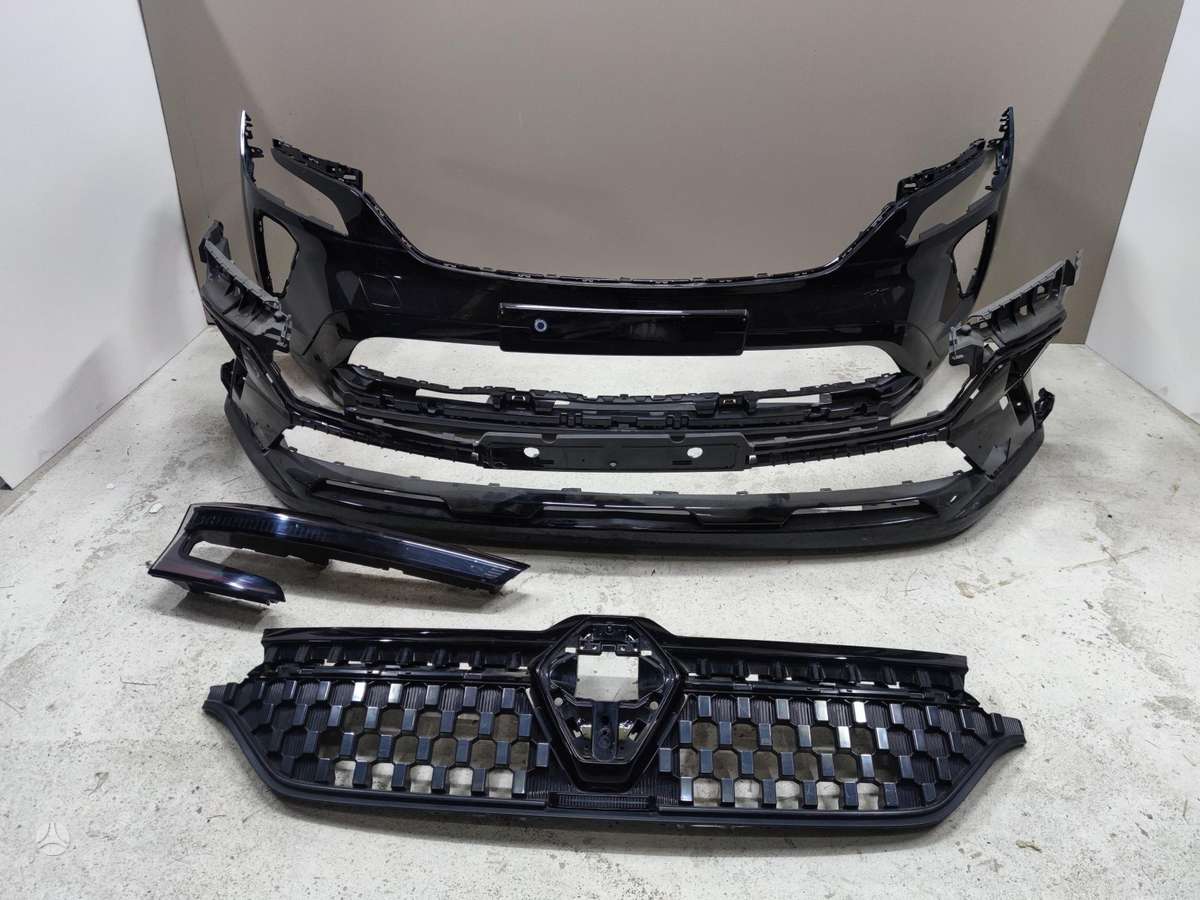 Renault Austral bumpers, lights, front grill