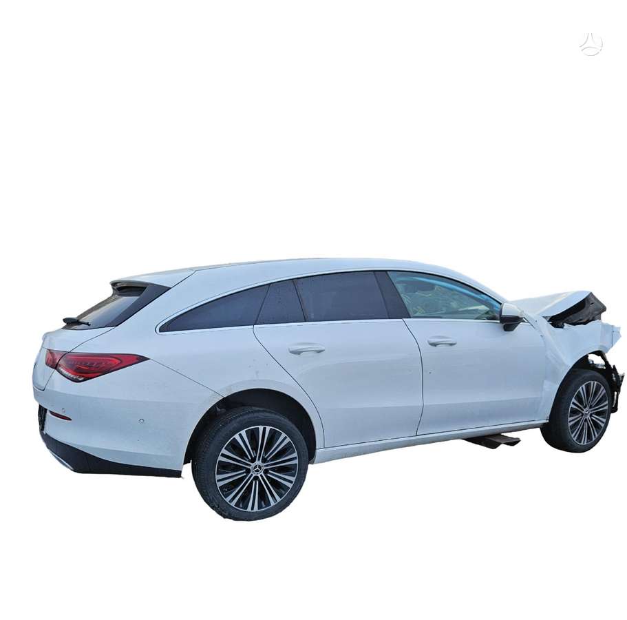 Mercedes-Benz CLA klasė Dalimis