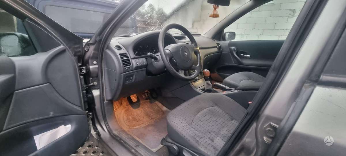 Renault Laguna for parts